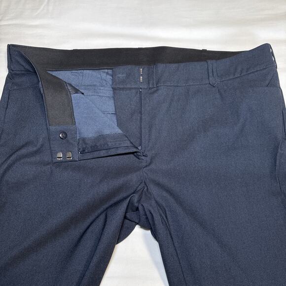 Lane Bryant Pants Womens 26 Navy Dark Blue Straight Leg Stretch Trouser Work EUC - Picture 2 of 10